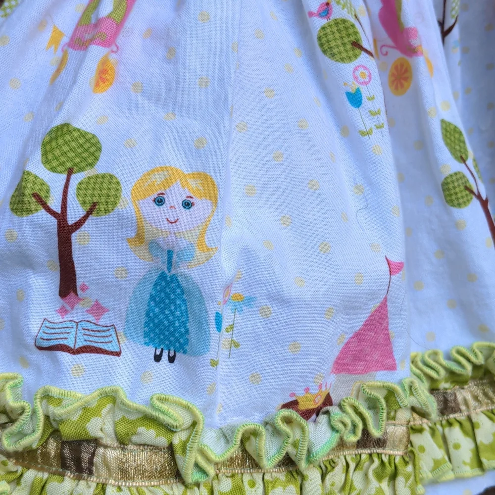 Dress or pinafore with gathers & ruffles 12-18 - Picture 3 of 11